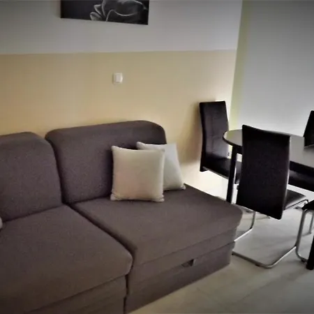 Apartman 11 *