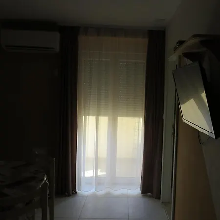 Apartment 11