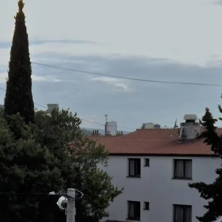 Apartman 11 *