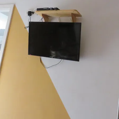 11 Apartment