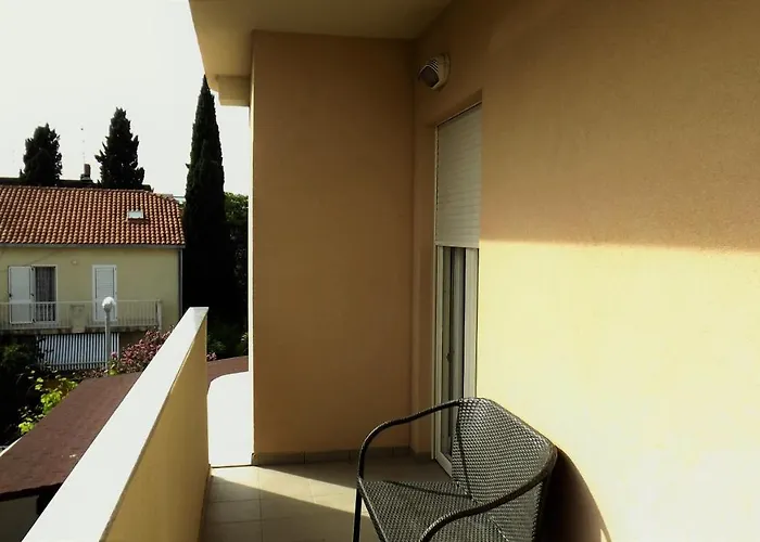Apartament 11 *