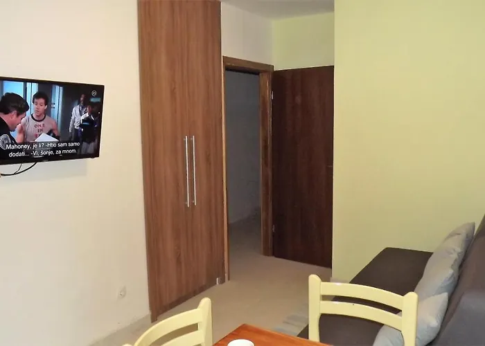 11 Apartament