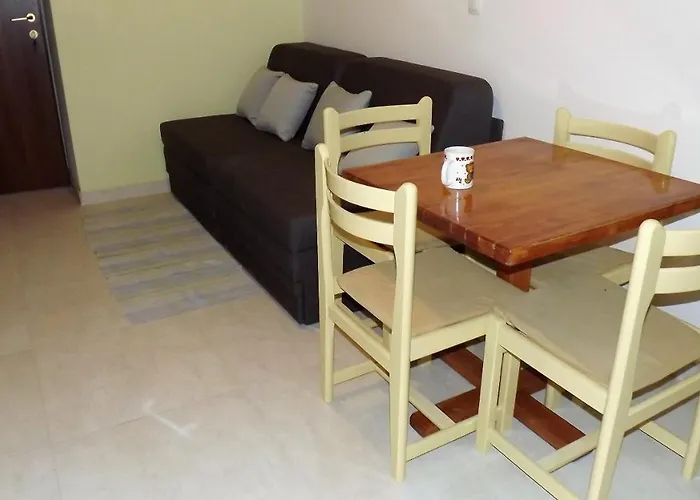 11 Apartament *