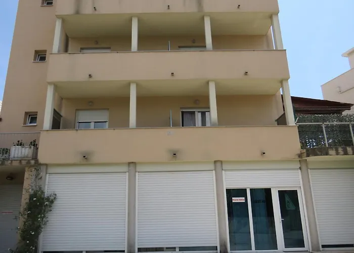 Apartament 11 *