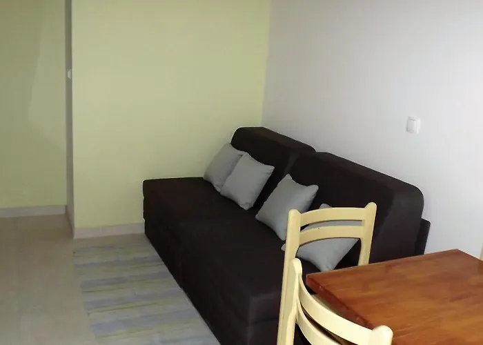 11 Apartament *